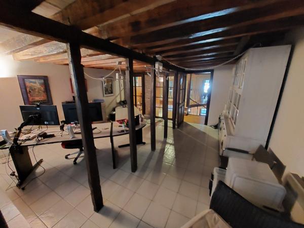 IMPOSANTE MAISON BOURGEOISE RENOVEE PAR ARCHITECTES EN CENTRE VILLE