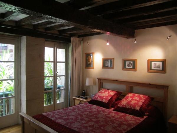 IMPOSANTE MAISON BOURGEOISE RENOVEE PAR ARCHITECTES EN CENTRE VILLE