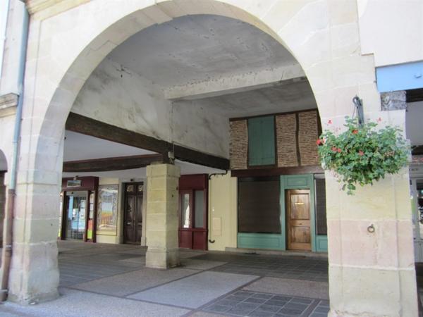 IMPOSANTE MAISON BOURGEOISE RENOVEE PAR ARCHITECTES EN CENTRE VILLE