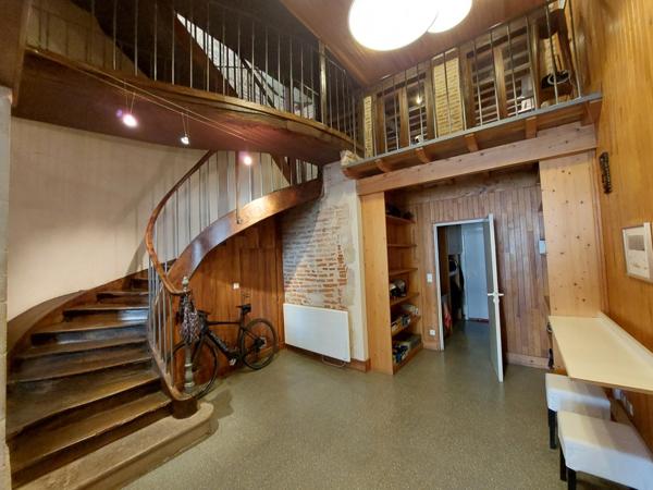 IMPOSANTE MAISON BOURGEOISE RENOVEE PAR ARCHITECTES EN CENTRE VILLE