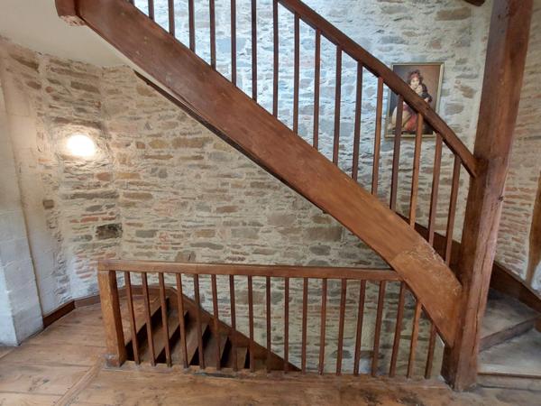 IMPOSANTE MAISON BOURGEOISE RENOVEE PAR ARCHITECTES EN CENTRE VILLE