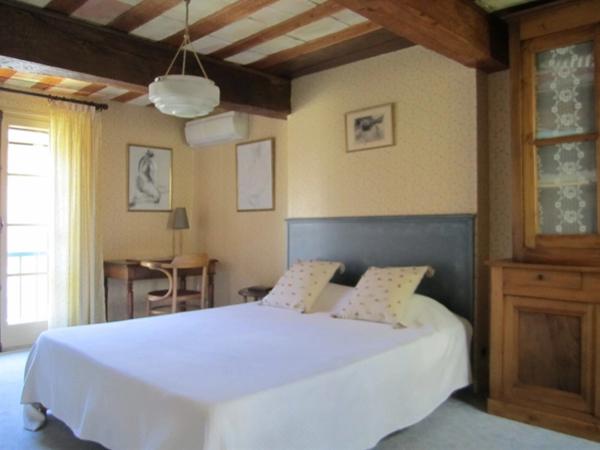 IMPOSANTE MAISON BOURGEOISE RENOVEE PAR ARCHITECTES EN CENTRE VILLE