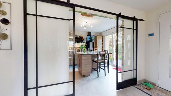 A vendre, Maison d'habitation, à BAYEUX (14400), de 5 pièces principales sur 2 120 m² de terrain.