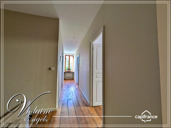 Maison de caractère au cœur de Boutenac – volumes généreux, matériaux nobles et grand garage