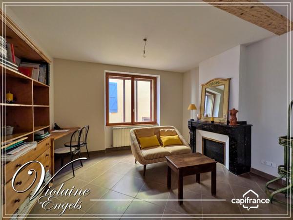 Maison de caractère au cœur de Boutenac – volumes généreux, matériaux nobles et grand garage