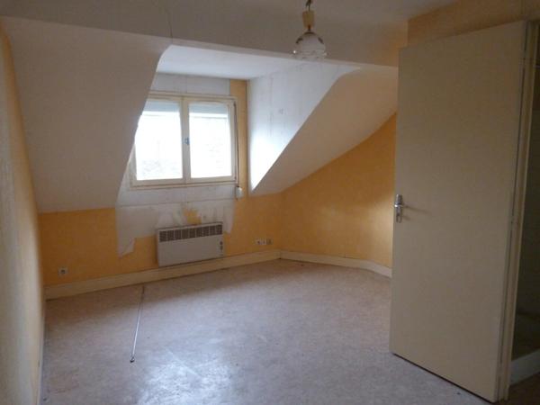 Vente                                                      Immeuble
                        
                     4 pièces                      108 m2                     à Vierzon