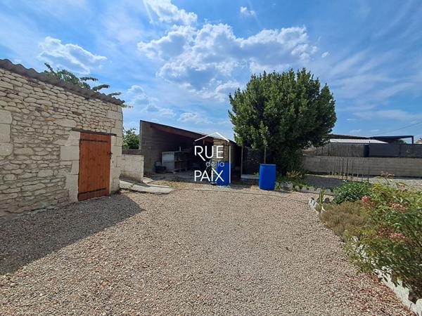 86530 AVAILLES EN CHATELLERAULT Maison sur sous sol avec grand terrain et double garage à Availles-en-Châtellerault