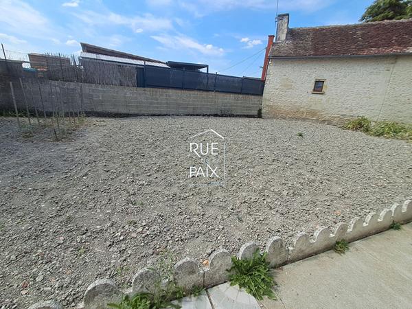 86530 AVAILLES EN CHATELLERAULT Maison sur sous sol avec grand terrain et double garage à Availles-en-Châtellerault