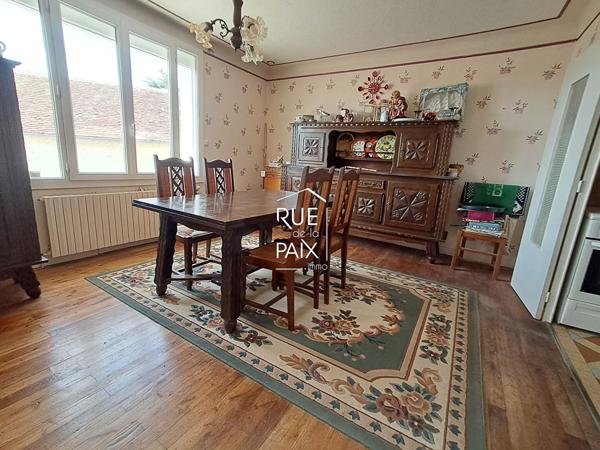 86530 AVAILLES EN CHATELLERAULT Maison sur sous sol avec grand terrain et double garage à Availles-en-Châtellerault