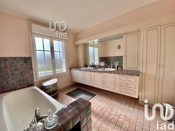 Maison à vendre 12 pièces 245 m² Saujon