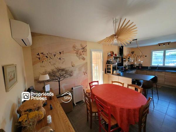 JOYEUSE - ardèche méridionale- Villa meublée de plain-pied, terrasse sud et jacuzzi 278 000  | 80 m² | Terrain de 803 m²