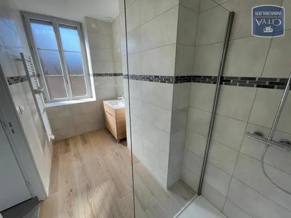 Appartement à louer 3 pièces 68.82m² Bourg-en-Bresse (01000)