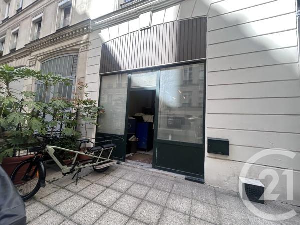 Appartement Atelier D'Artiste à vendre  3 pièces - 56,92 m 2   PARIS  - 75009