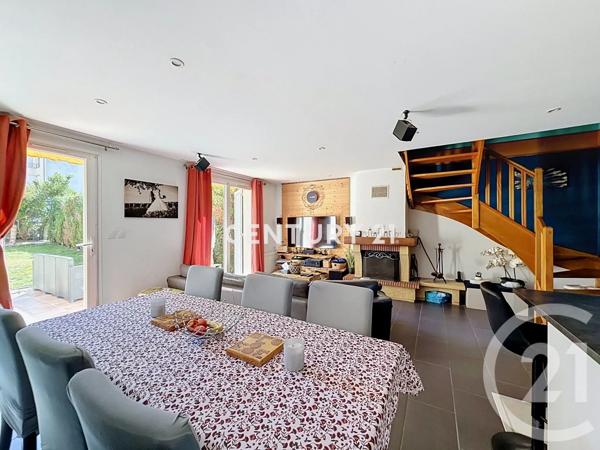 Maison à vendre  6 pièces - 97 m 2   NOISY LE GRAND  - 93