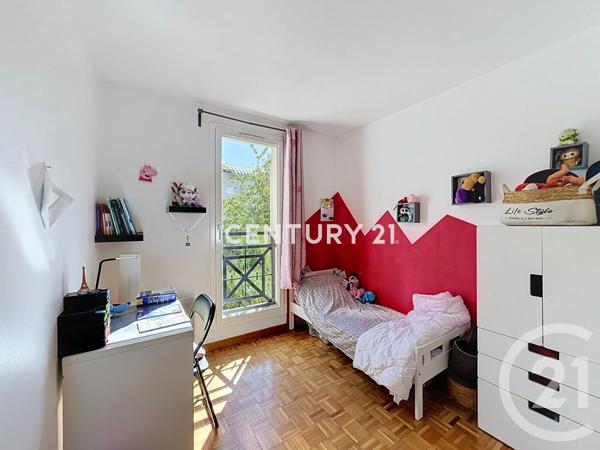 Maison à vendre  6 pièces - 97 m 2   NOISY LE GRAND  - 93