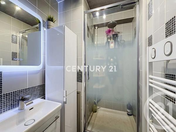 Maison à vendre  6 pièces - 97 m 2   NOISY LE GRAND  - 93