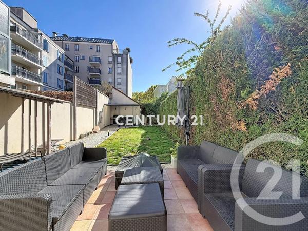 Maison à vendre  6 pièces - 97 m 2   NOISY LE GRAND  - 93