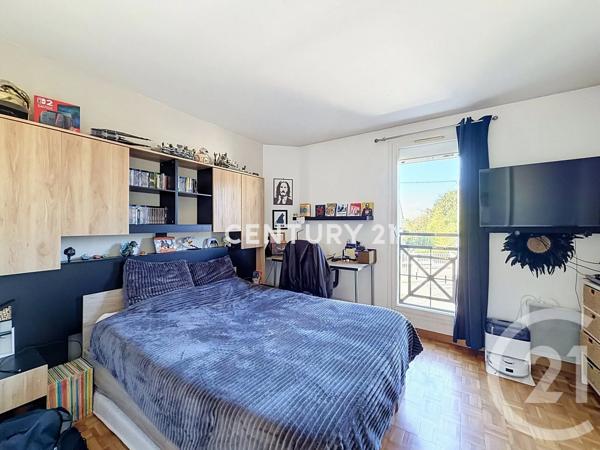 Maison à vendre  6 pièces - 97 m 2   NOISY LE GRAND  - 93