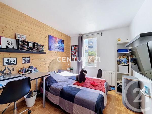 Maison à vendre  6 pièces - 97 m 2   NOISY LE GRAND  - 93