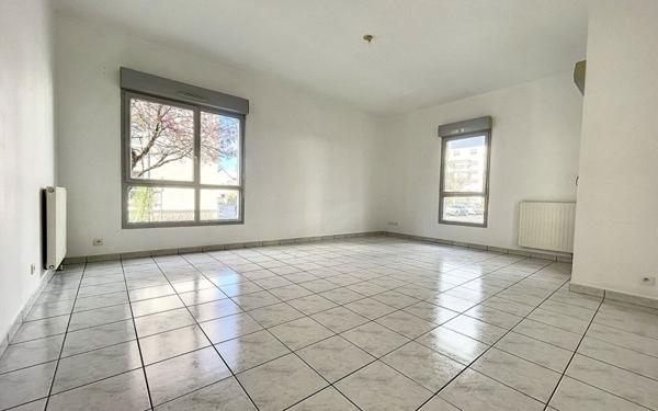 Appartement à louer    2 pièces •  La Riche