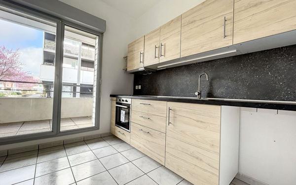 Appartement à louer    2 pièces •  La Riche