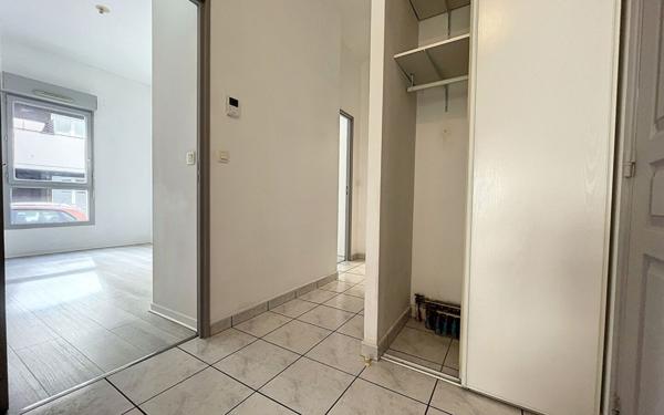 Appartement à louer    2 pièces •  La Riche