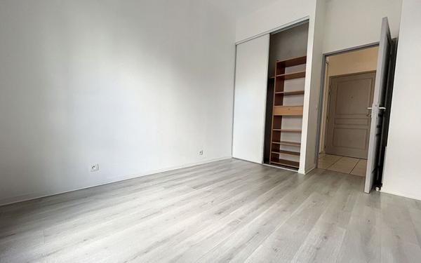 Appartement à louer    2 pièces •  La Riche