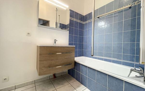Appartement à louer    2 pièces •  La Riche