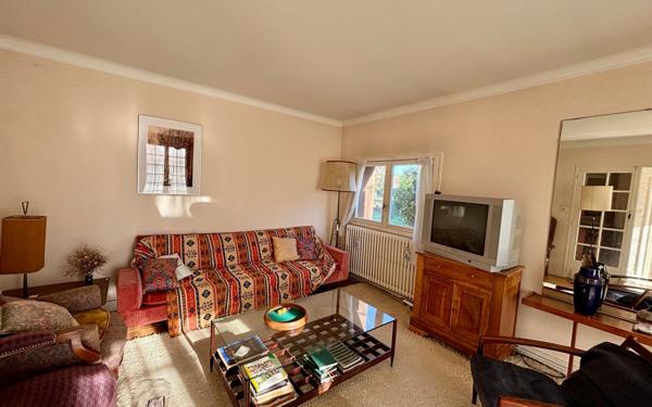 Maison à vendre    8 pièces •  Pineuilh