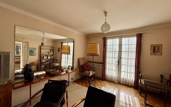 Maison à vendre    8 pièces •  Pineuilh