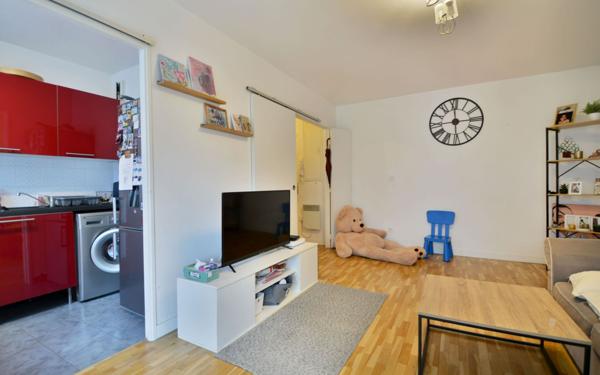 Appartement à vendre    2 pièces • 45 m2 Montévrain