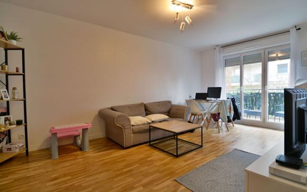 Appartement à vendre    2 pièces • 45 m2 Montévrain