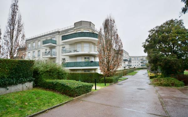 Appartement à vendre    2 pièces • 45 m2 Montévrain