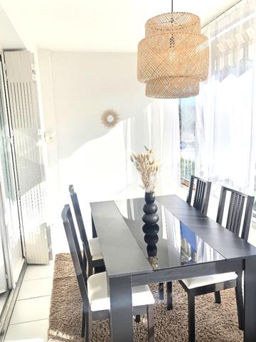 A VENDRE Appartement 2 pièces de 40 m2 AVEC UNE PLACE DE PARKING BANDOL 83150