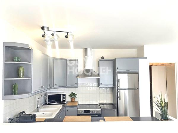 A VENDRE Appartement 2 pièces de 40 m2 AVEC UNE PLACE DE PARKING BANDOL 83150