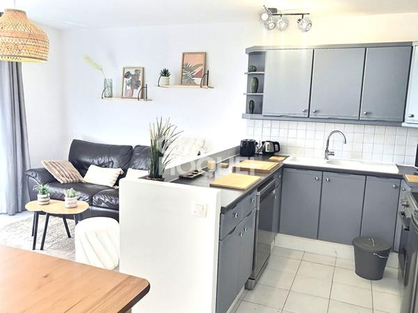 A VENDRE Appartement 2 pièces de 40 m2 AVEC UNE PLACE DE PARKING BANDOL 83150