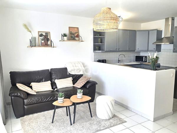 A VENDRE Appartement 2 pièces de 40 m2 AVEC UNE PLACE DE PARKING BANDOL 83150