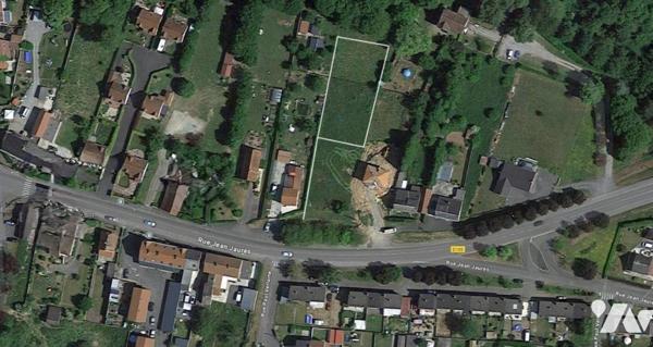 Un terrain à Bâtir en centre ville, proche de la frontière de Belgique.