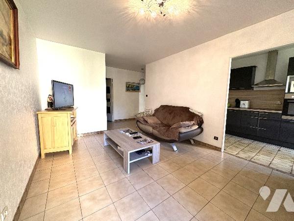 St Julien un appartement T4 avec balcon au 4ème et dernier étage