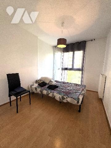 St Julien un appartement T4 avec balcon au 4ème et dernier étage