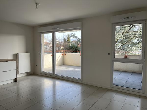 Décines-Charpieu (69150) DECINES CENTRE APPARTEMENT PMR 60 m² AVEC TERRASSE ET GARAGE