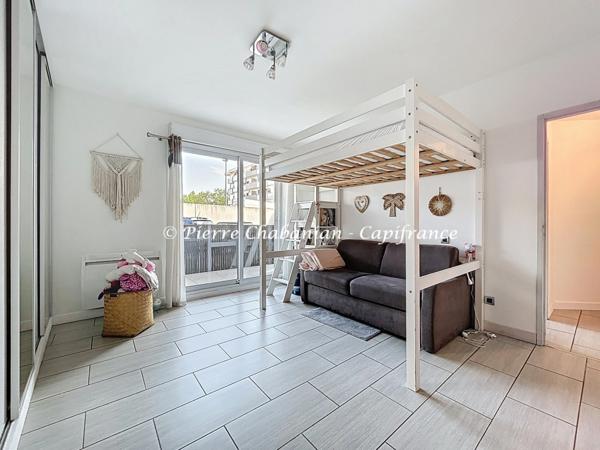 Duplex inversé (souplex) atypique à vendre - 5 pièces - 180 m² - proche douane commerces transports - COLLONGES SOUS SALEVE (74)