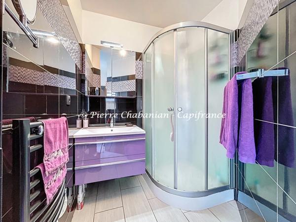 Duplex inversé (souplex) atypique à vendre - 5 pièces - 180 m² - proche douane commerces transports - COLLONGES SOUS SALEVE (74)