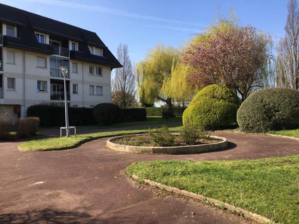 À vendre Cabourg – Studio avec espace nuit cabine, terrasse et loggia à 800 m de la plage