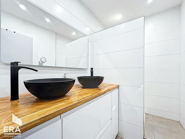 A vendre Marseille 13013 LA CROIX ROUGE Appartement T4 - 2 chambres vue dégagée calme parfait état