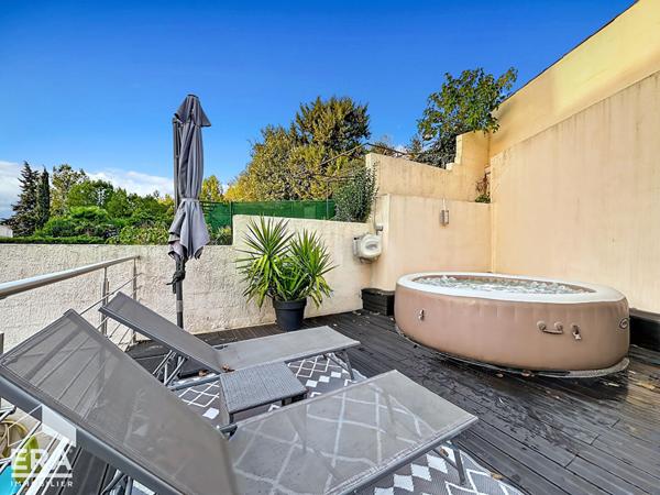 A vendre Marseille 13013 LA CROIX ROUGE Appartement T4 - 2 chambres vue dégagée calme parfait état