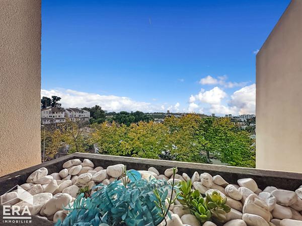 A vendre Marseille 13013 LA CROIX ROUGE Appartement T4 - 2 chambres vue dégagée calme parfait état