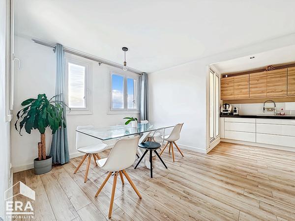 A vendre Marseille 13013 LA CROIX ROUGE Appartement T4 - 2 chambres vue dégagée calme parfait état