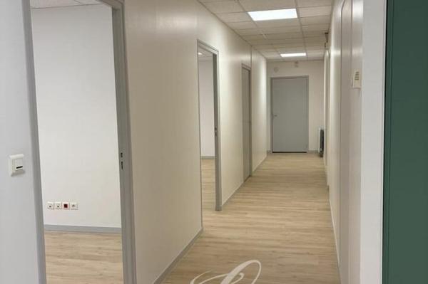 Location - BUREAUX 117 m 2