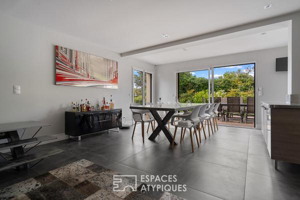 Maison contemporaine dans le vieux Collonges